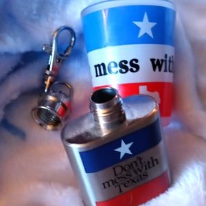Dont mess with Texas miniature flask & shotglass